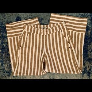 DESIGNED BY ROXY!!! NWT HIGH WAISTED PANTS. GREAT FOR ALL YEAR ROUND, SD ZIPPER